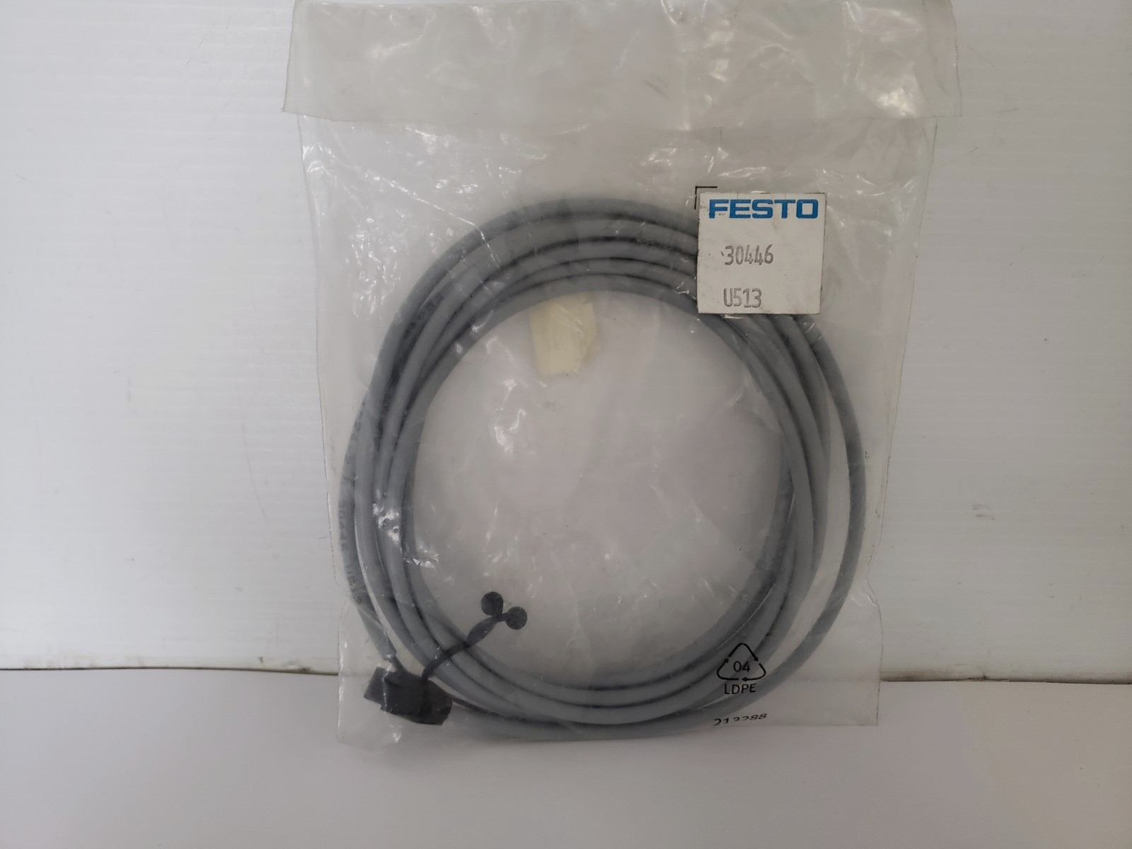 FESTO KMYZ-1-24-2.5 PLUG SOCKET W/CABLE 2 WIRE (30446 U513) NIB