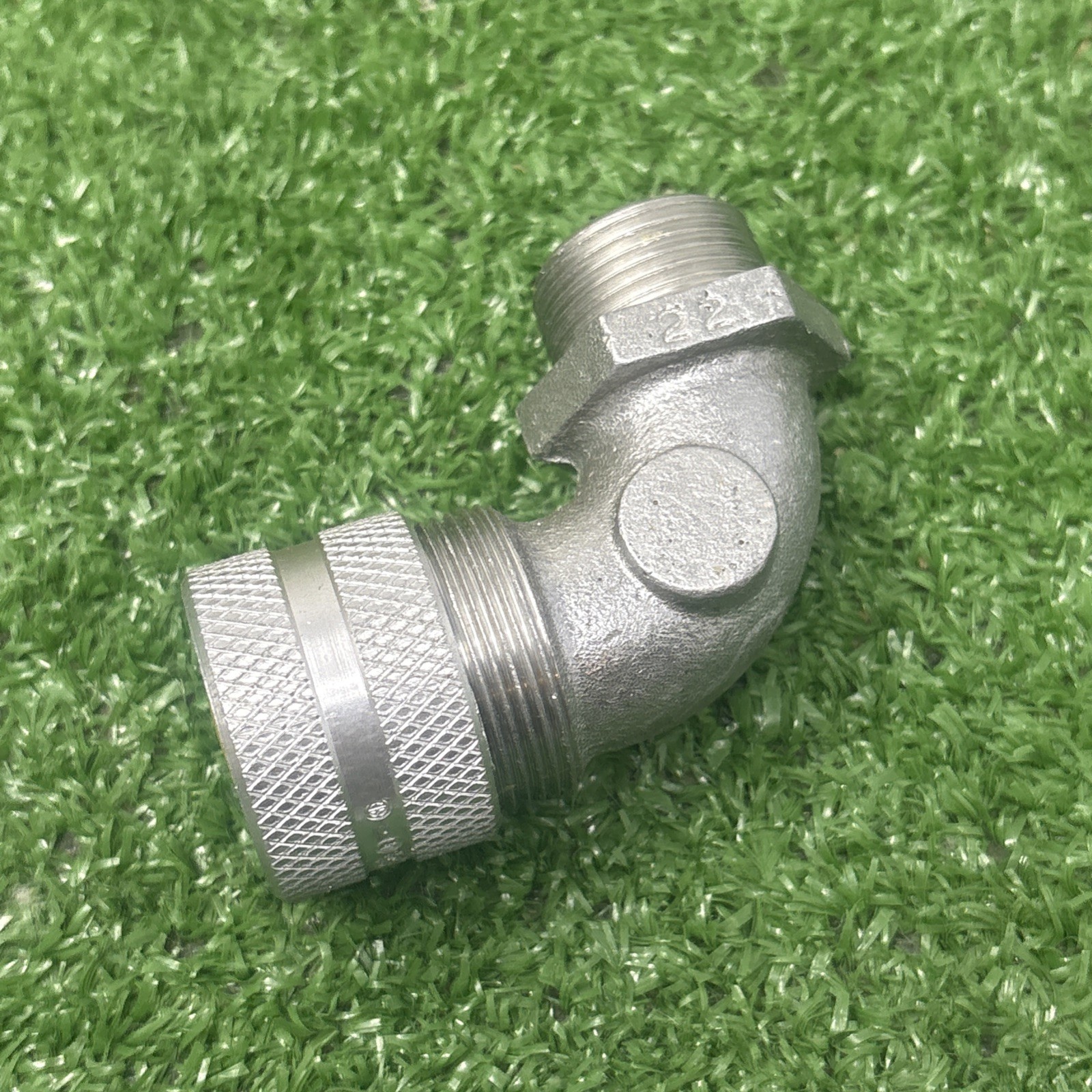 Hubbell Liquid Tight Cord Connector 90° Aluminum, 3/4″, F390 New